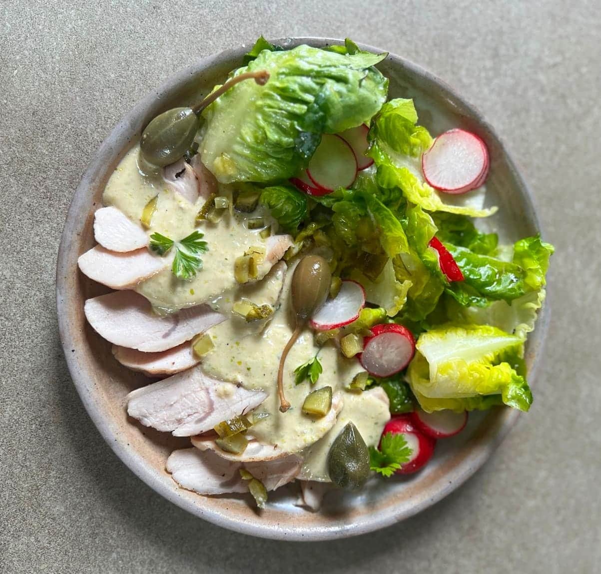 Rôti de dinde sauce crémeuse au thon façon vitello tonnato