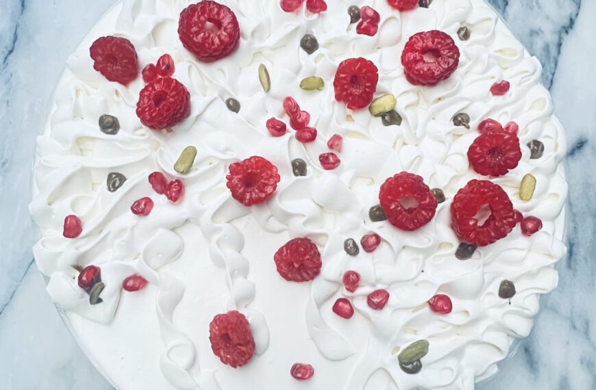 Recette d'entremet mousse au yaourt grec et fleur d'oranger, coeur framboise