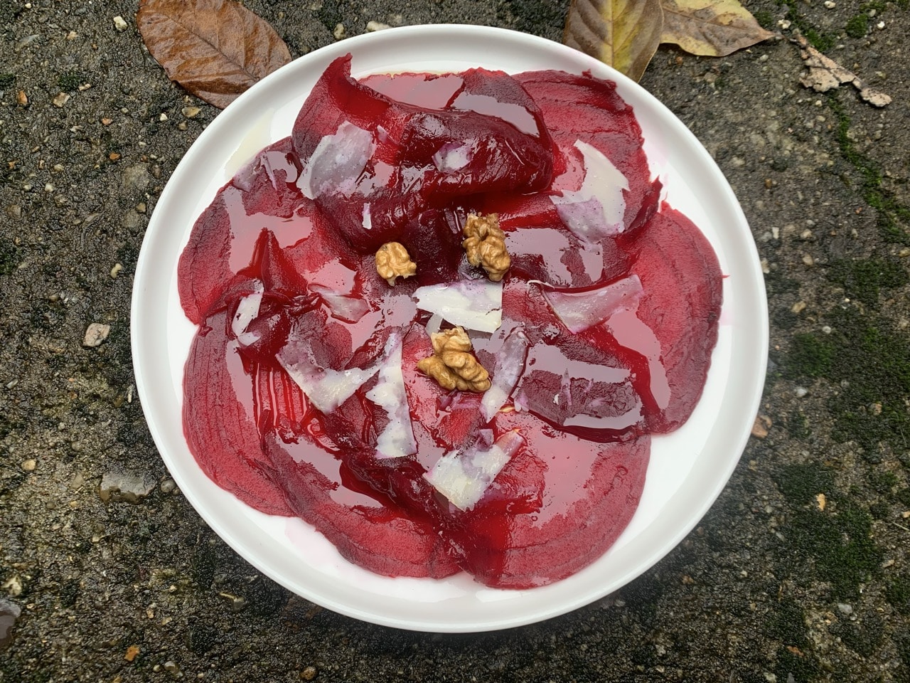 La betterave en carpaccio et sa cuisson au four.