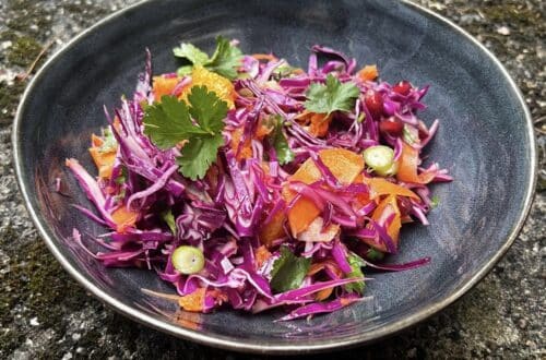 Salade fraicheur de chou rouge carottes orange et sésame f