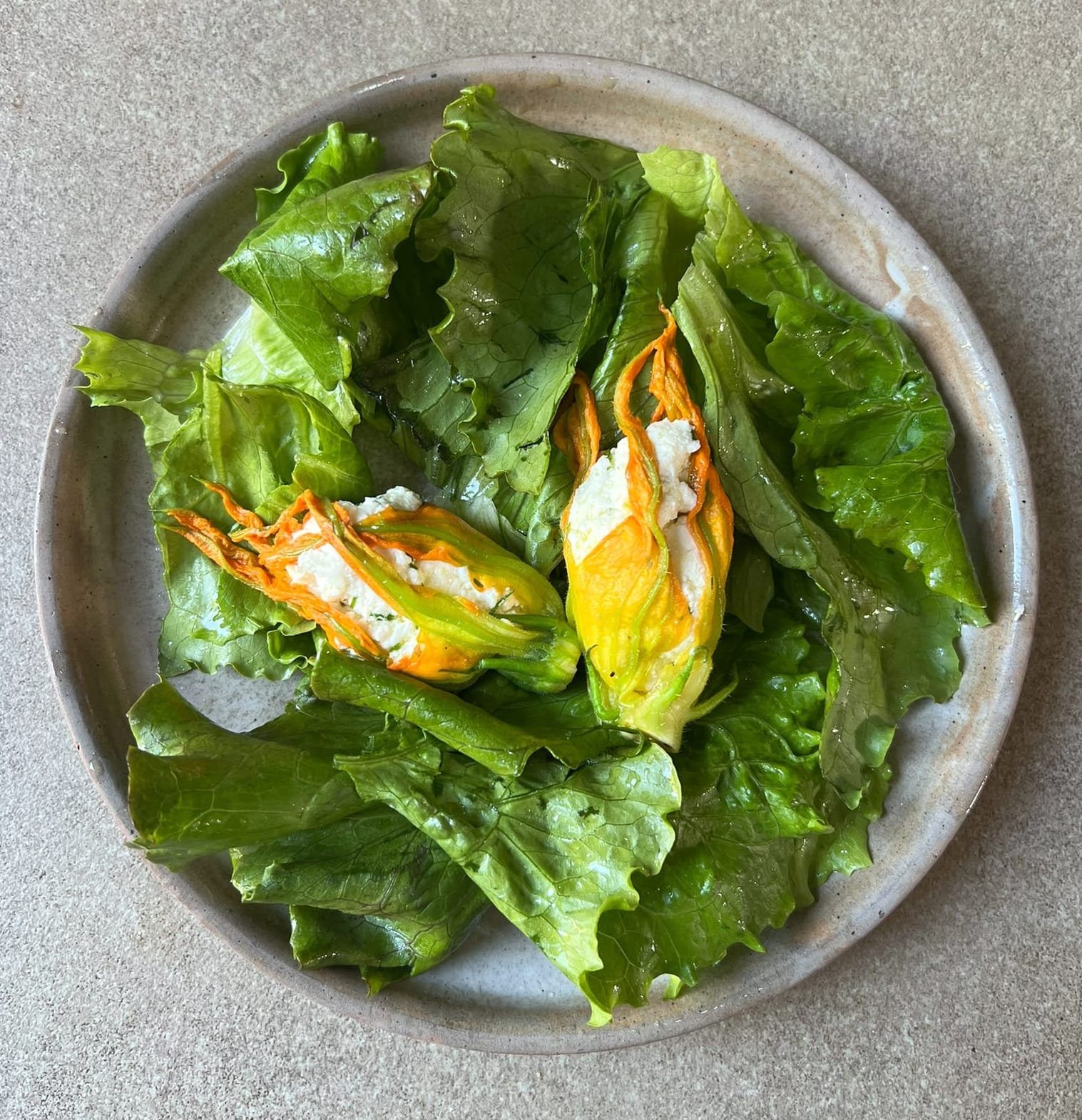 Fleurs de courgettes farcies au chèvre frais